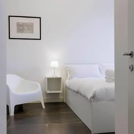 Michelangelo Deluxe Garden Apartman